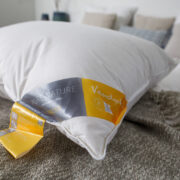 Vandyck-geel-label-bed